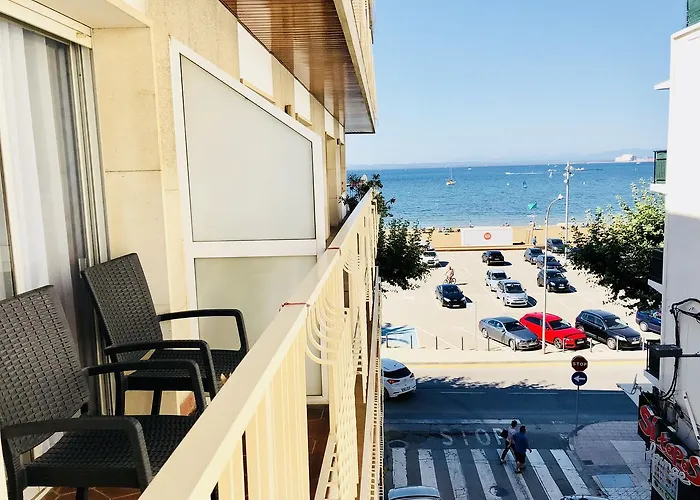 LLOTJA - Apartamento en la playa y el centro de Roses